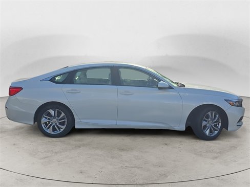 Used 2018 Honda Accord LX image 6