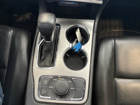 Used 2018 Jeep Grand Cherokee Limited image 20