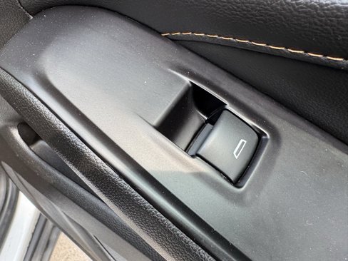 Used 2020 Chevrolet Traverse LS image 38