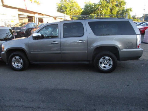 Used 2008 Chevrolet Suburban LT w/ LT Preferred Equipment Group image 4