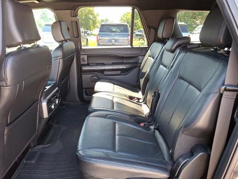 Certified 2018 Ford Expedition Max XLT w/ Equipment Group 202A image 8