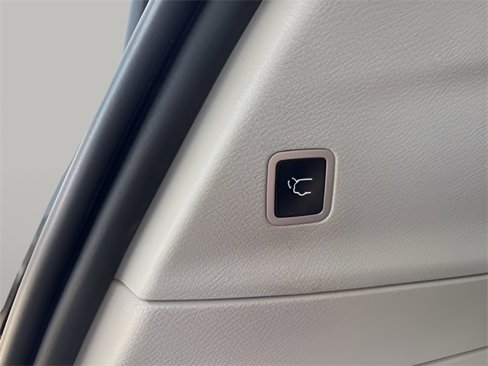 Used 2022 Chrysler Pacifica Touring-L image 22