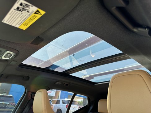 Used 2019 Volvo XC40 T5 Momentum image 32