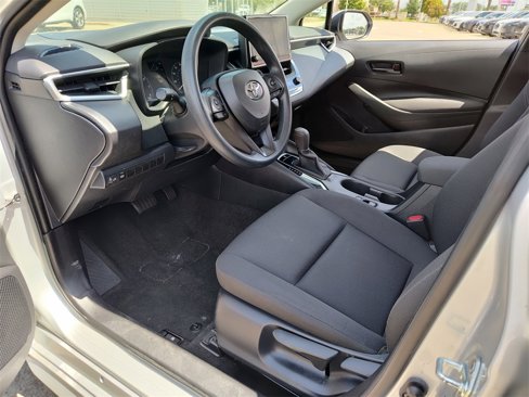 Used 2023 Toyota Corolla LE image 2