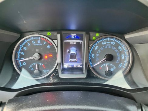 Used 2021 Toyota Tacoma TRD Sport w/ Technology Package image 30