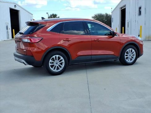Used 2020 Ford Escape SE image 6