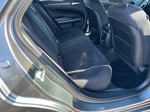 Used 2011 Chrysler 300 Touring image 13