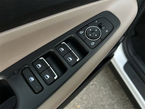 Used 2021 Hyundai Santa Fe SE image 16