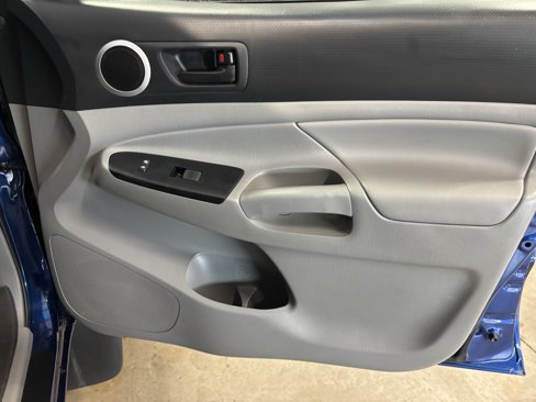 Used 2015 Toyota Tacoma TRD Pro image 33