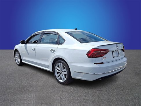 Used 2019 Volkswagen Passat 2.0T Wolfsburg w/ Wheels & Sunroof Package image 6