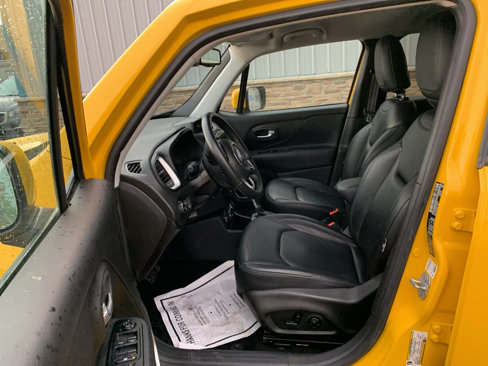 Used 2018 Jeep Renegade Latitude w/ Cold Weather Group image 10