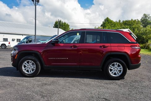 Certified 2023 Jeep Grand Cherokee Laredo image 6