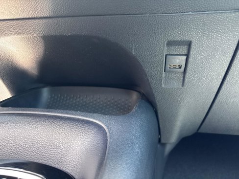 Used 2022 Toyota Corolla LE image 33