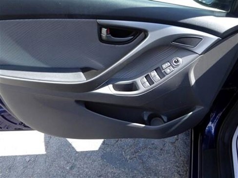 Used 2013 Hyundai Elantra GLS w/ Preferred Pkg image 9