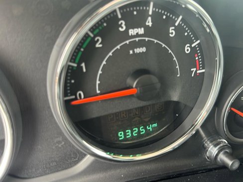 Used 2015 Jeep Wrangler Unlimited Sahara image 11
