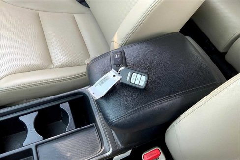 Used 2016 Honda CR-V Touring image 14