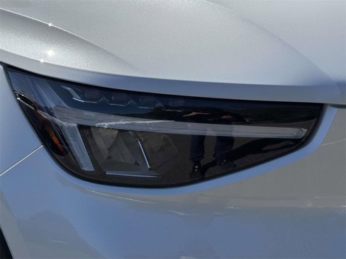 Certified 2025 Volvo XC40 B5 Core w/ Protection Package Premier image 7
