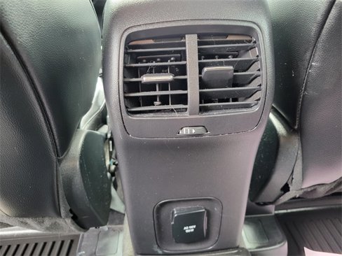 Used 2020 Ford Escape Titanium image 18