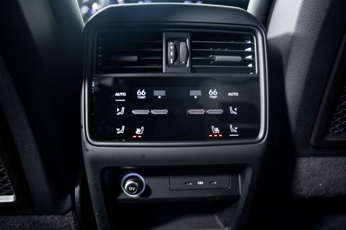 Used 2024 Porsche Cayenne E-Hybrid image 19