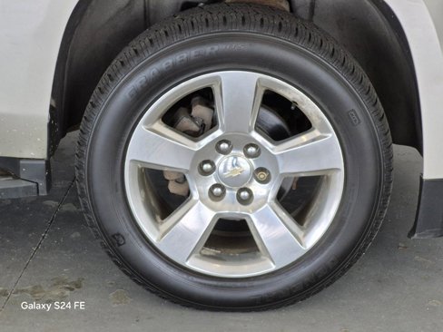 Used 2016 Chevrolet Suburban LT image 9