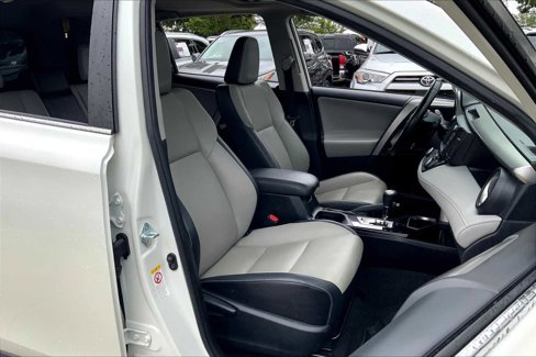 Used 2018 Toyota RAV4 Limited image 8