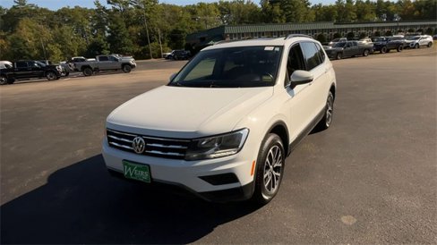 Used 2018 Volkswagen Tiguan SE w/ Panoramic Sunroof Package image 4