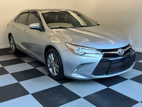 Used 2016 Toyota Camry SE image 3