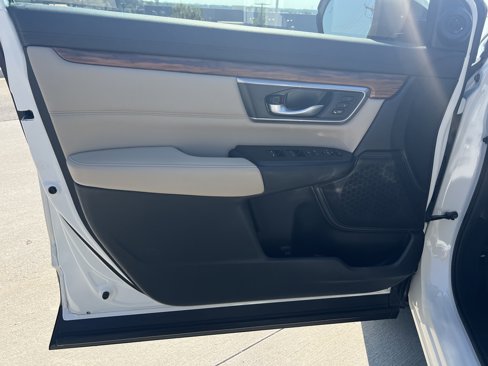 Used 2018 Honda CR-V Touring image 14