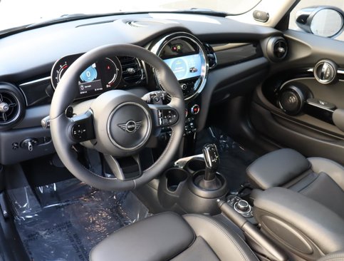 Used 2023 MINI Cooper S w/ Premium Package image 9