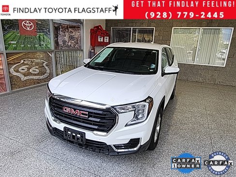Used 2024 GMC Terrain SLE image 11