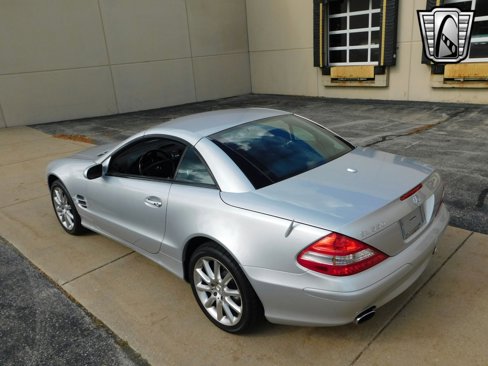 Used 2007 Mercedes-Benz SL 550 image 4