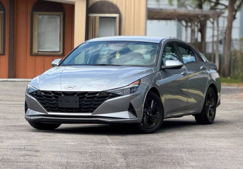 Used 2022 Hyundai Elantra SEL image 1