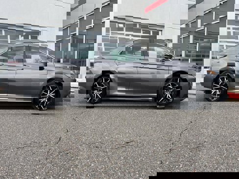 Used 2023 Toyota Camry SE image 7
