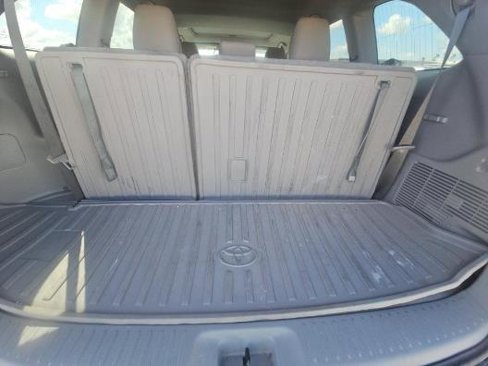Used 2018 Toyota Highlander XLE image 24