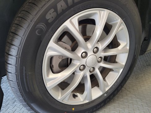 Used 2019 Jeep Cherokee Latitude w/ Popular Appearance Group image 31