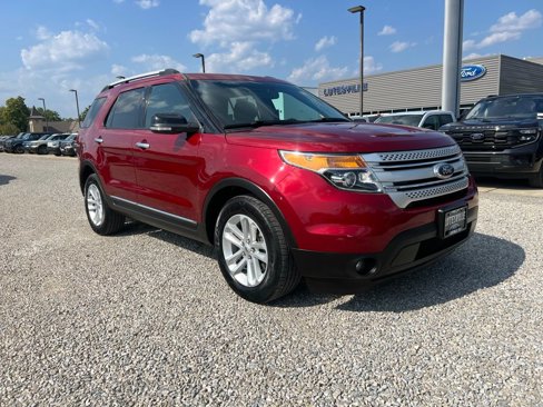 Used 2013 Ford Explorer XLT image 2
