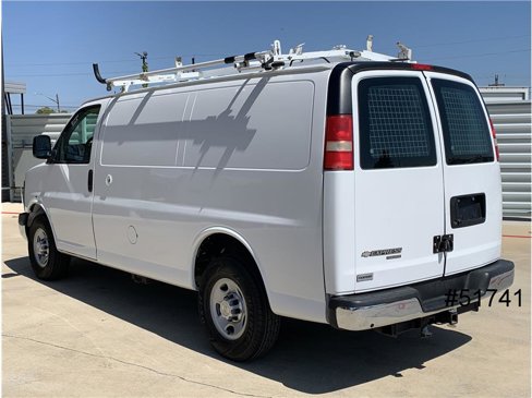 Used 2015 Chevrolet Express 2500 image 2