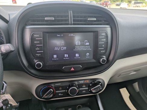 Used 2020 Kia Soul LX image 24