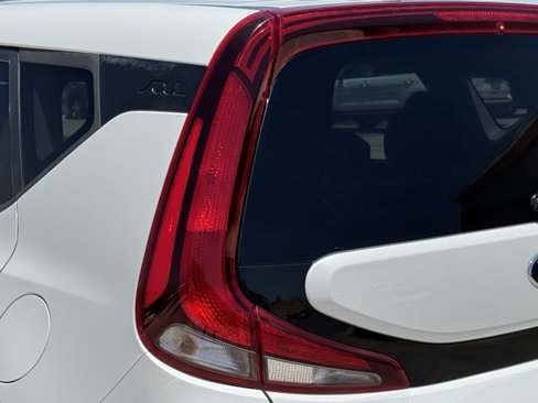 Used 2020 Kia Soul LX image 13