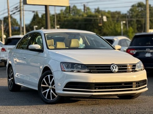 Used 2017 Volkswagen Jetta SE image 7