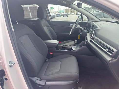 Used 2024 Kia Sportage LX image 18