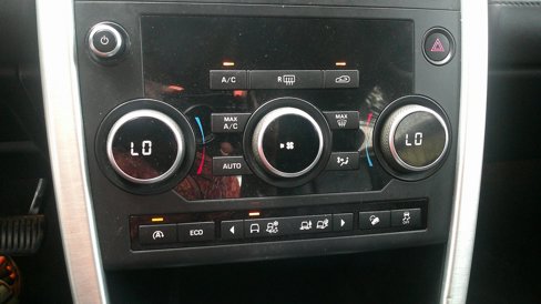 Used 2017 Land Rover Discovery Sport SE image 19