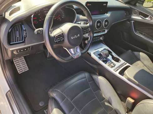 Used 2022 Kia Stinger GT2 image 9
