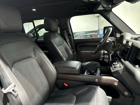 Used 2024 Land Rover Defender 130 X image 32