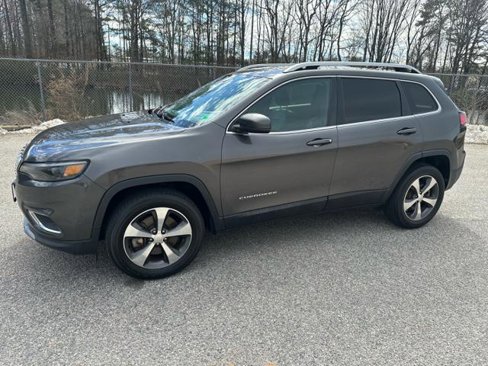 Used 2019 Jeep Cherokee Limited w/ Luxury Group image 9