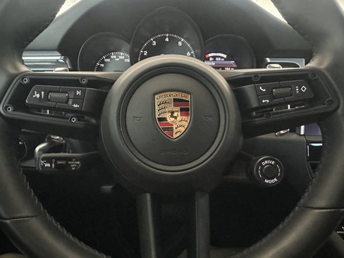 Used 2023 Porsche Macan Turbo image 30