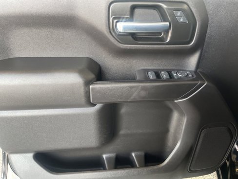 Used 2020 Chevrolet Silverado 1500 Custom w/ Custom Value Package image 11