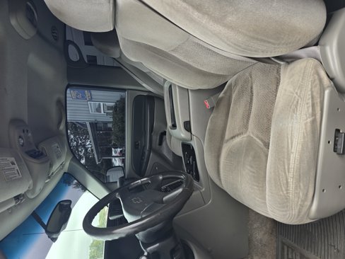 Used 2003 Chevrolet Suburban LS w/ LS Preferred Equipment Group image 9