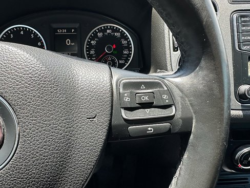 Used 2017 Volkswagen Tiguan S image 14