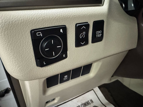 Used 2011 Lexus GX 460 image 19